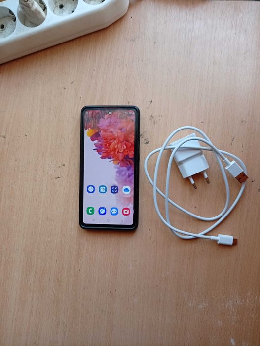 Samsung Galaxy S20FE+incarcator