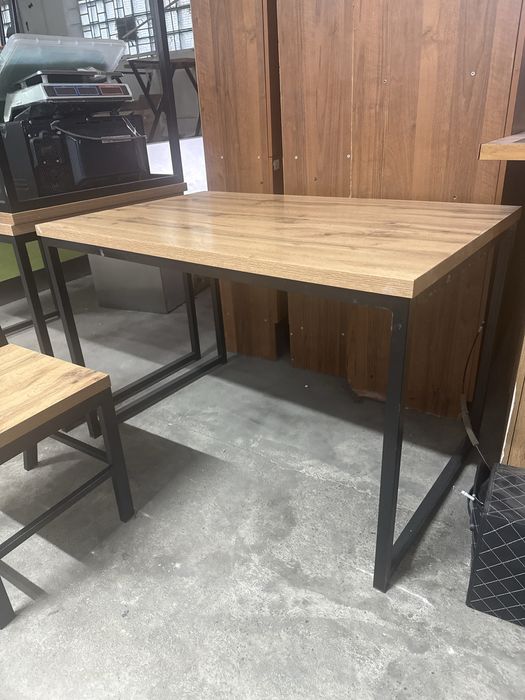 Продам стол и стулья