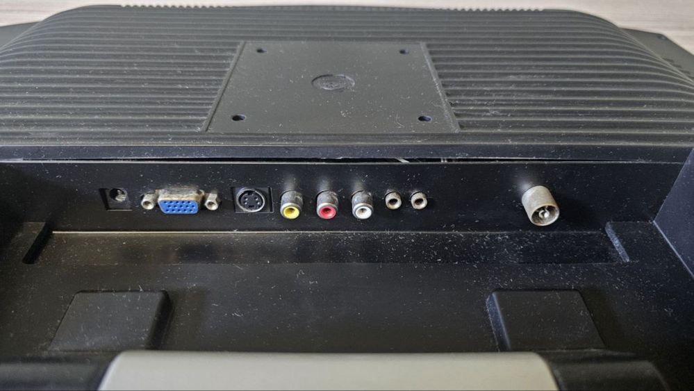 Телевизор SONY + DVD BBK DV310SI