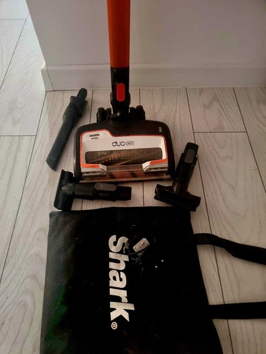 Aspirator fara fir, vertical Shark, in garantie