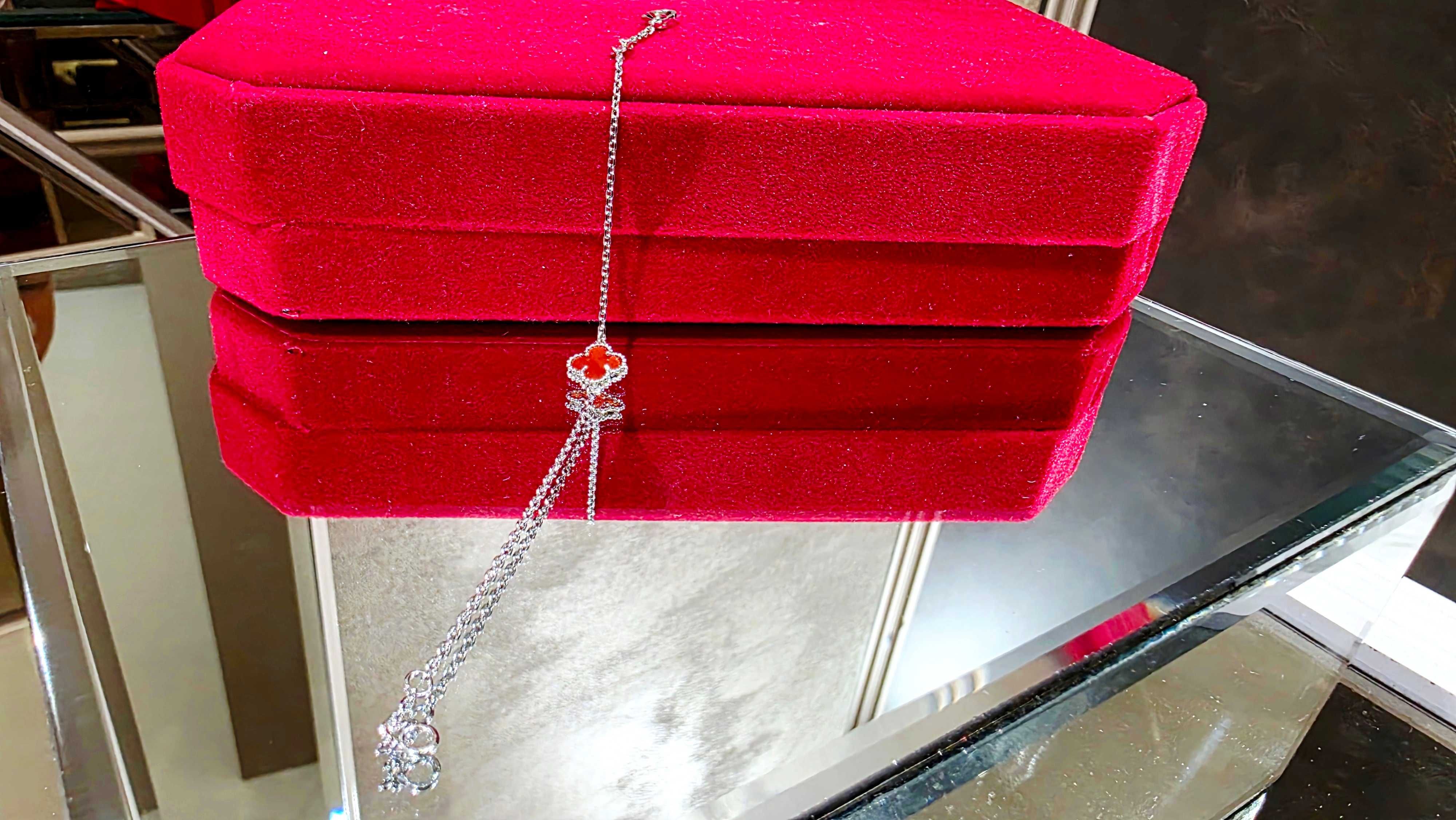 Van Cleef & Arpels VCA Silver Red Sweet Alhambra Clover Дамска Гривна