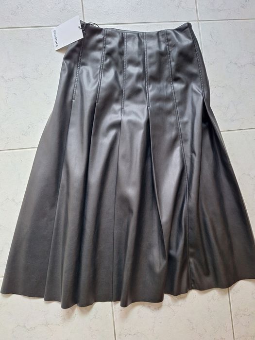 Дамски Кожена пола Bershka, S