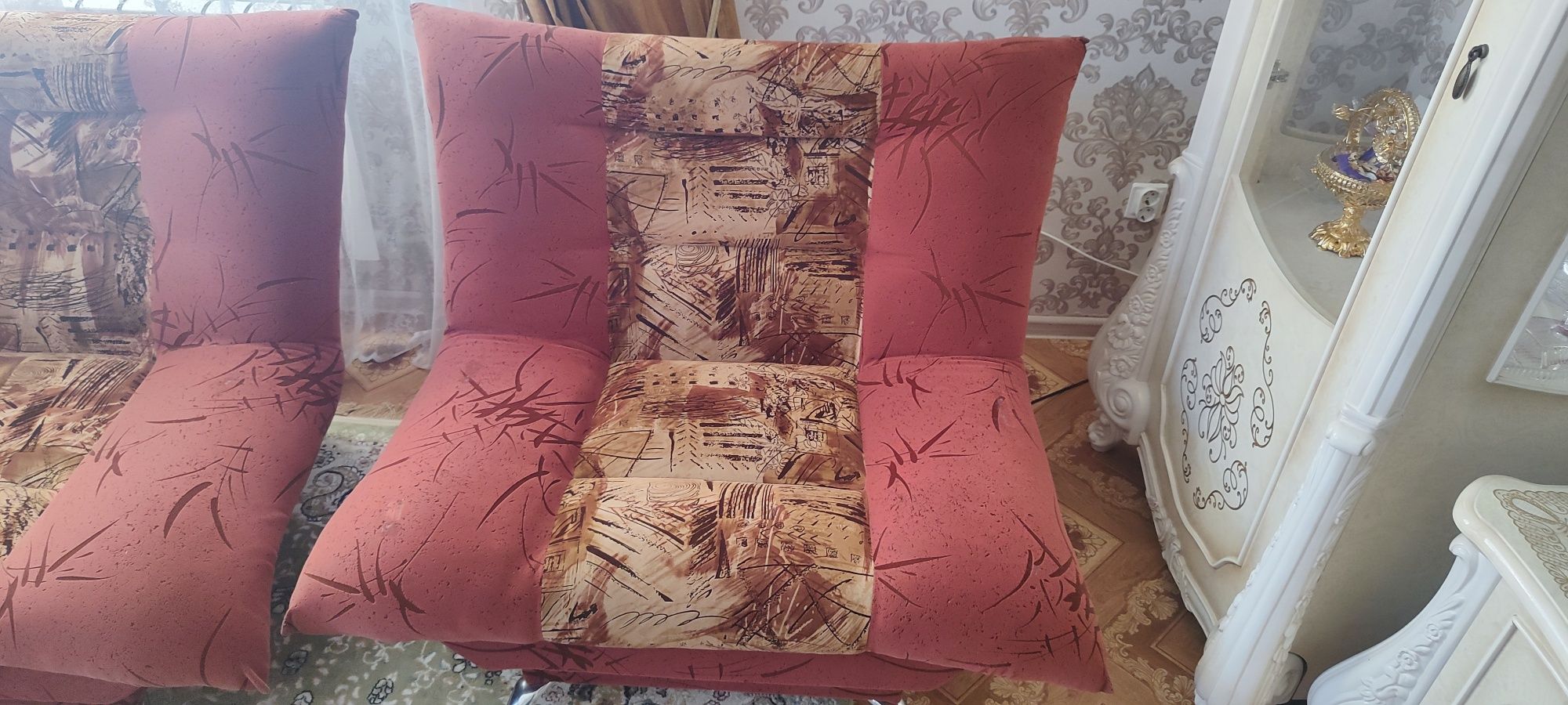 Продам диван и кресла