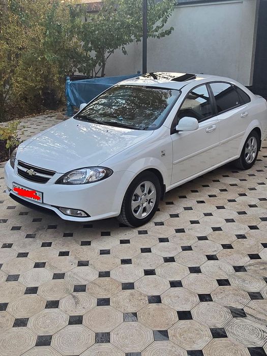 Gentra ABS lyukli, magicar 909 va chexol polik qilingan moshina ideal