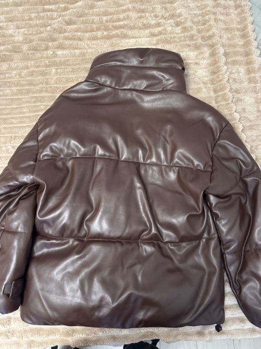 Тъмнокафяво зимно яке Stradivarius