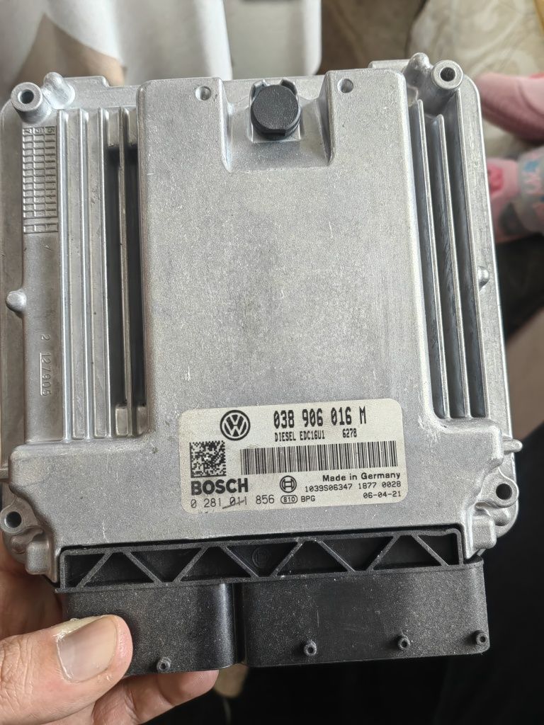 Компютър ECU за vw transporter t5 1.9