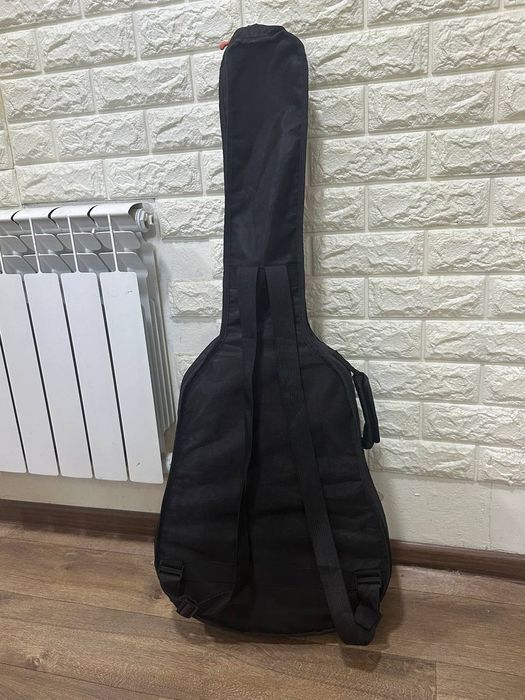 Продаётся акустическая гитара Yamaha