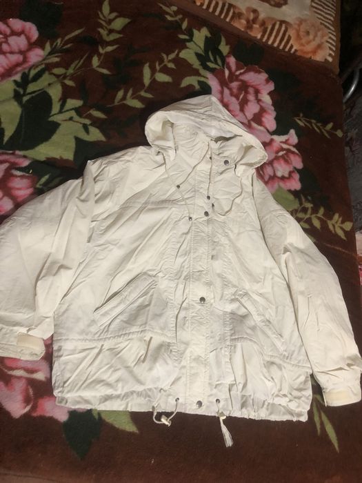 Продам ветровку р-р 50-54