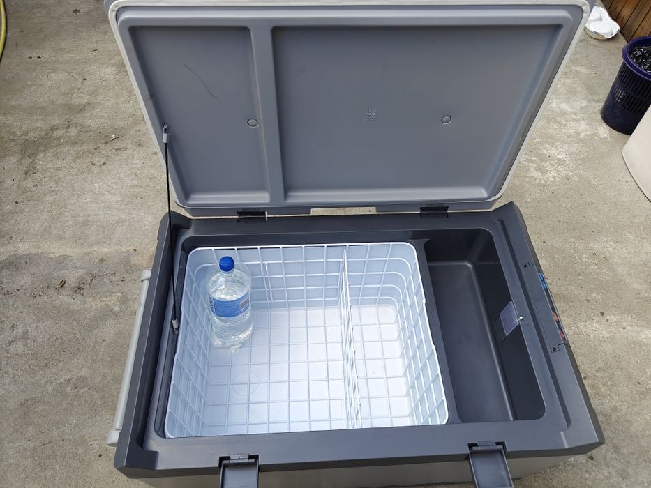 Frigider cu compresor 12v/24v/220v Waeco Dometic