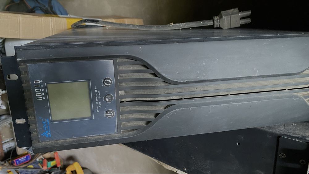 Источник бесперебойного питания SVC RT-10KL-LCD