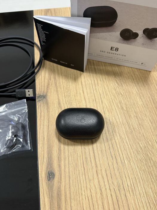 Безжични слушалки Bang&Olufsen E8 3rd Gen като нови