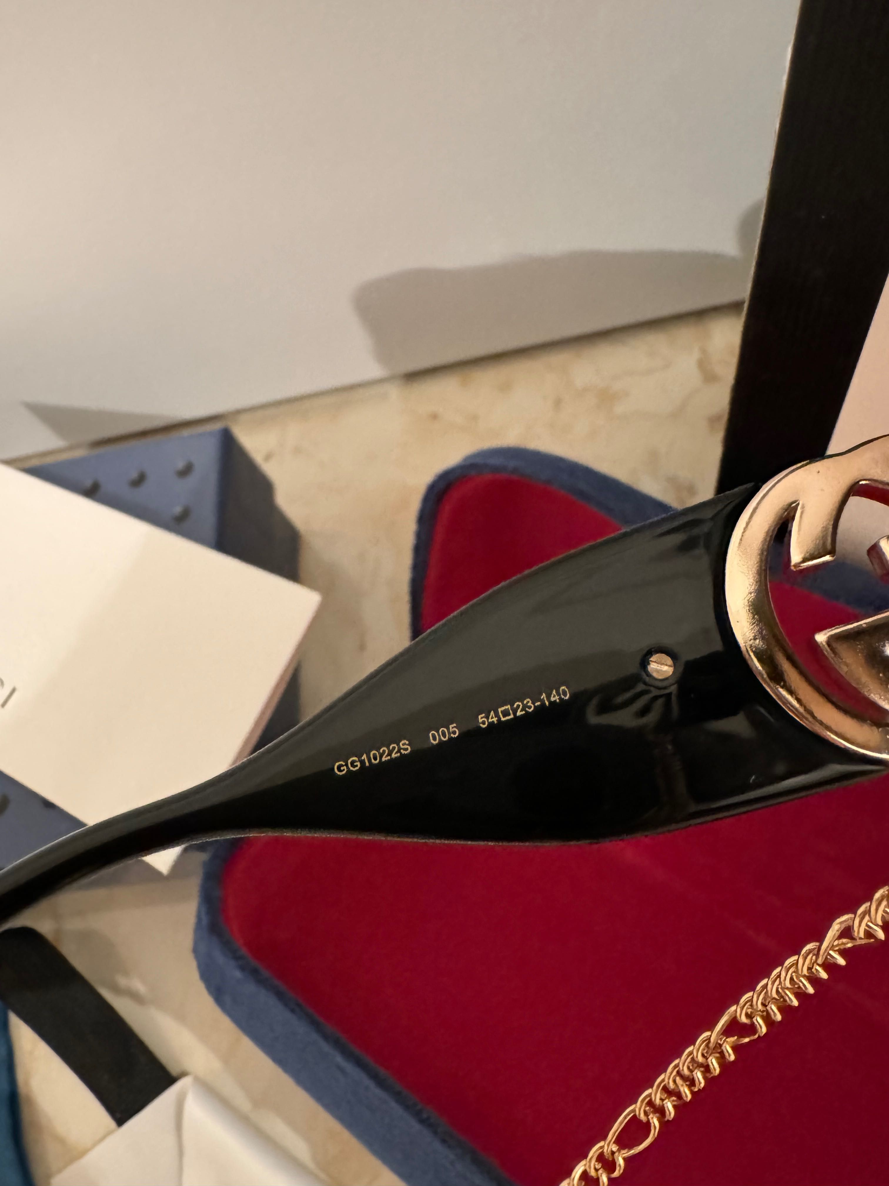 Ochelari de soare originali Gucci cu lanț GG1022S