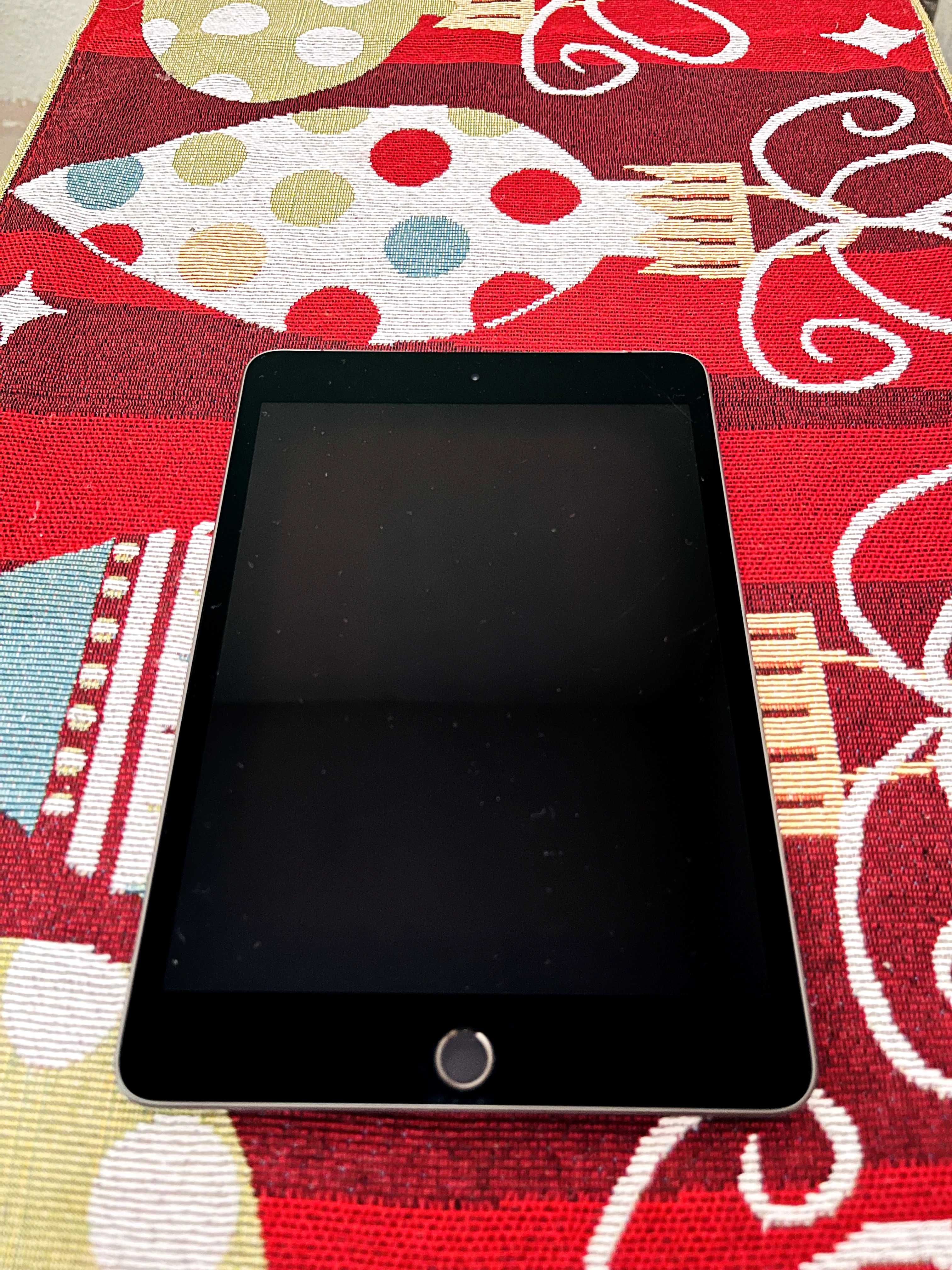 Apple iPad Mini 5th Gen 7.9in Mid 2019, A2124 64GB Wi-Fi+Cellular