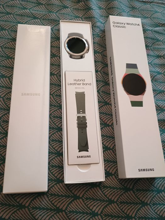 Часовник Samsung galaxy watch 4 classic