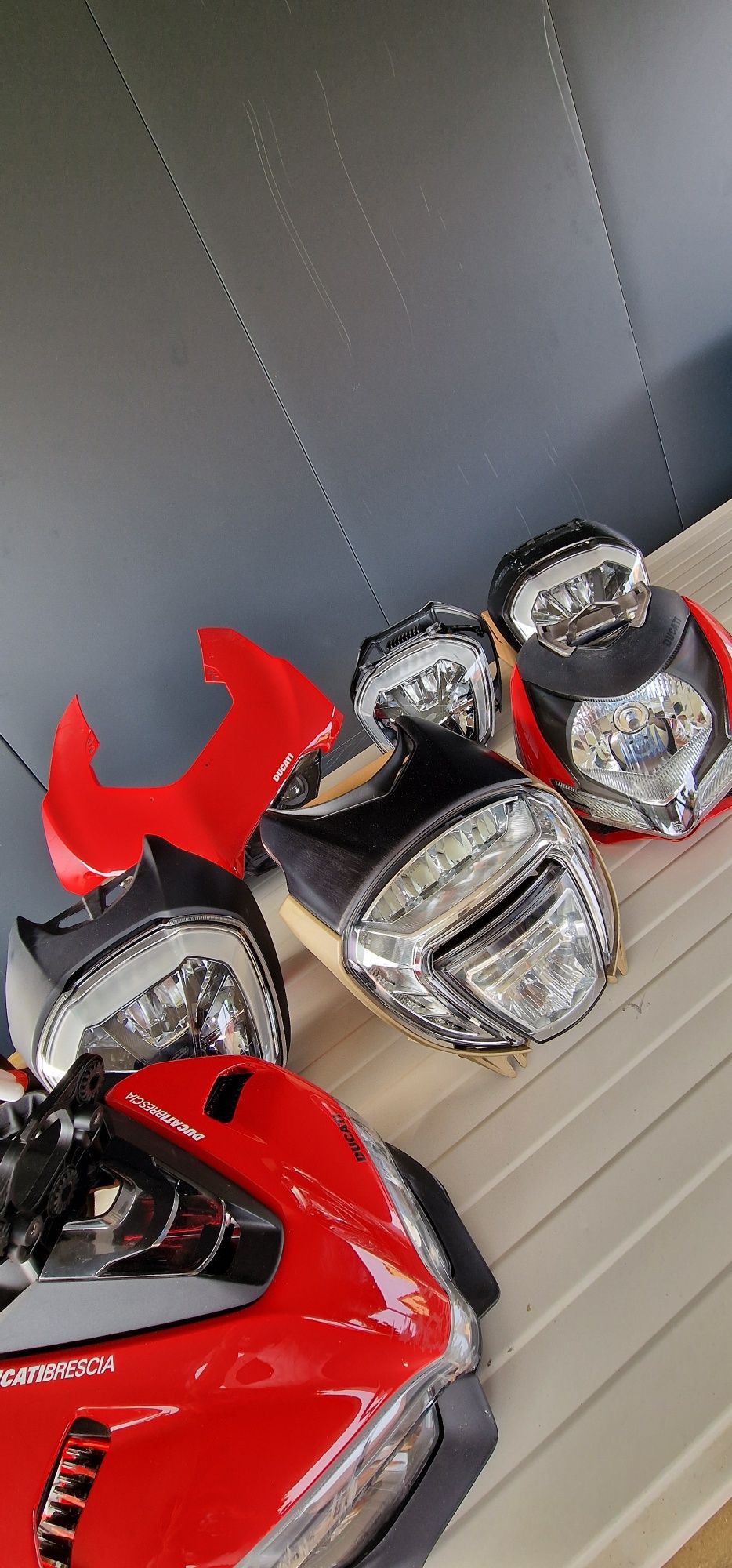 Far Ducati Diavel 1260 , X-Diavel Monster 937 Streetfighter 848 V4