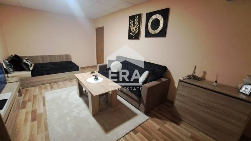 Двустаен апартамент в ж.к. Дружба 3