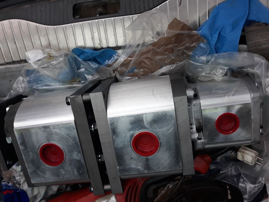 POMPE hidraulice triple pentru MACARALE hidrom