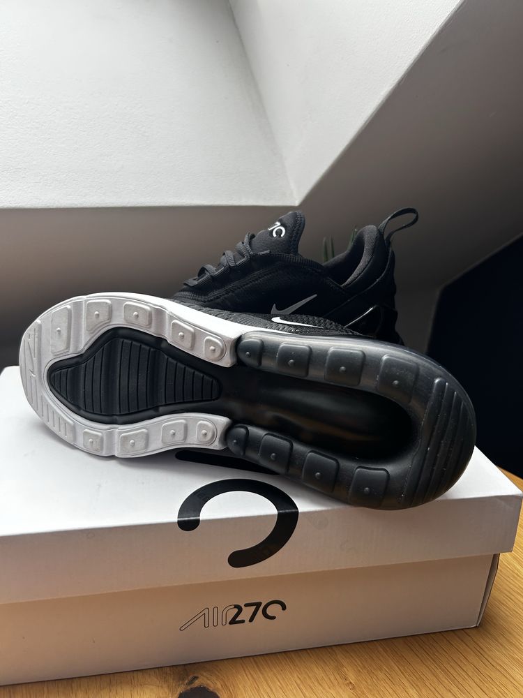 Маратонки Air Max 270