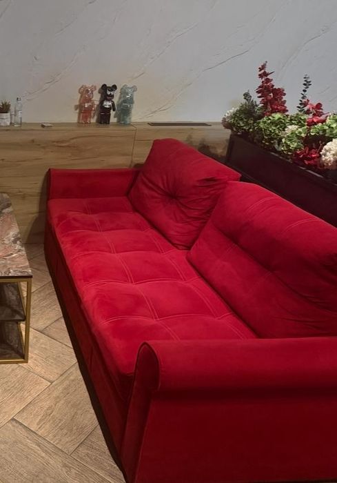Продам Диваны красные/синие