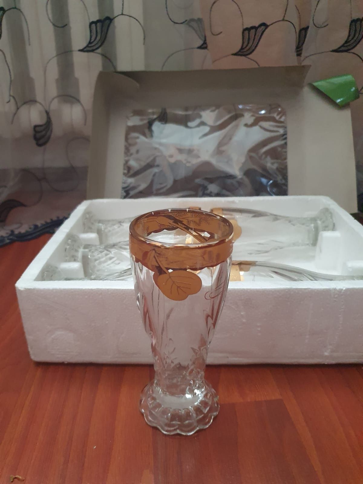 Срочно продам посуду, шкаф