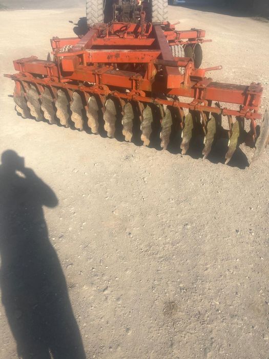 Vând dis agricol marca Razol