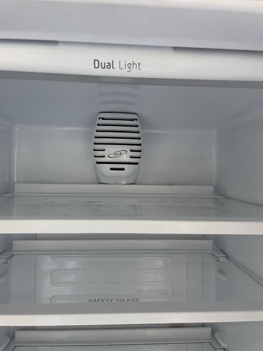 Хладилник с фризер Ariston MBT 2022CZ