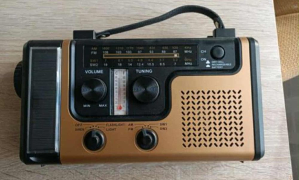 Radio cu solar Lampe/camping /pescuit/urgeta /Lanterna