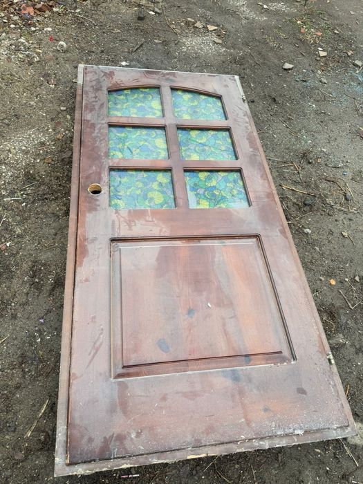 Ағаш есік сатылады 5000 тг