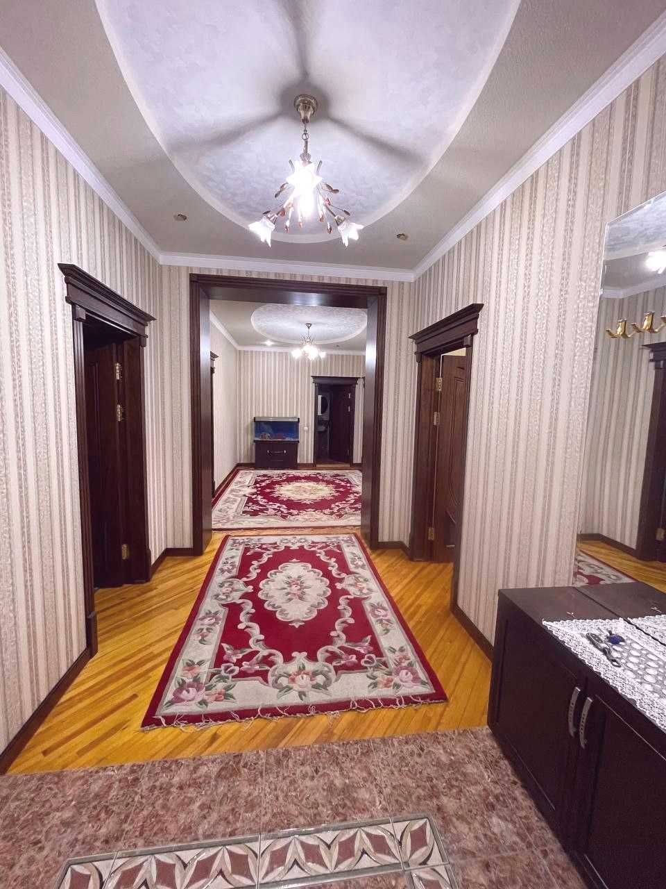 «Тинчлик.м.-ОРЗУ». Банковск.  4-комнат, (150м2). СЕМЬЯ - Иностранцам.