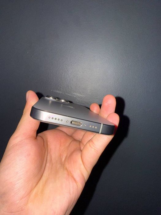 Iphone 15 pro  sotiladi