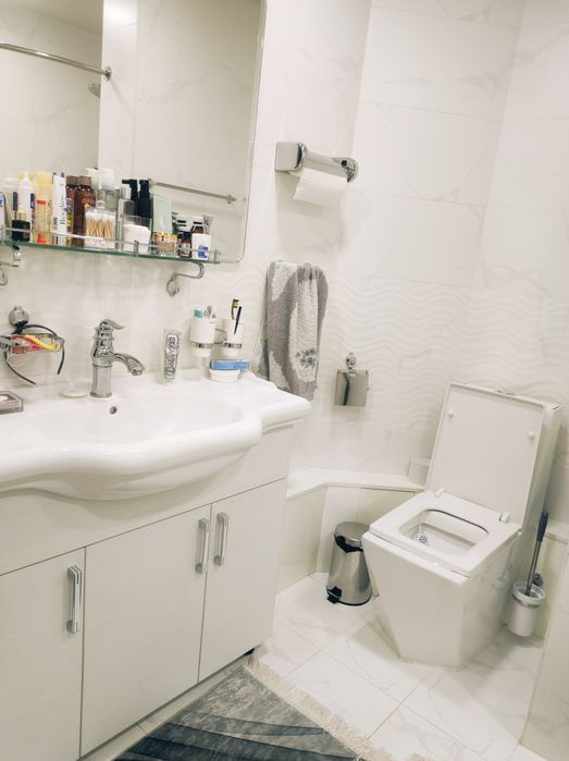 Продаётся квартира по улице Бабура 6ти комнатная