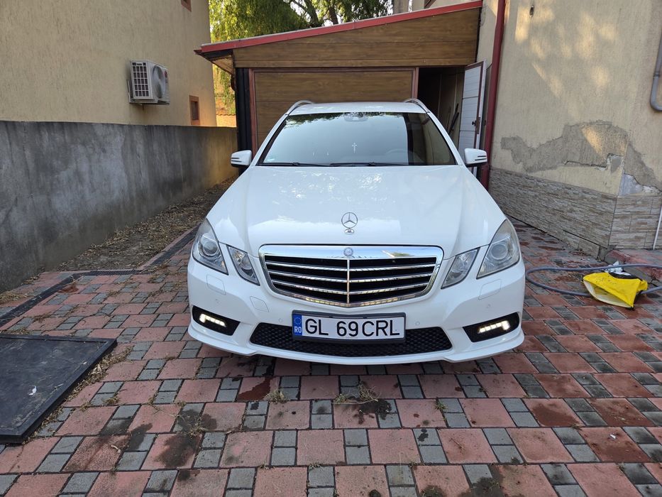 Vând Mercedes E class Break, Diesel 2.2, 204 cai