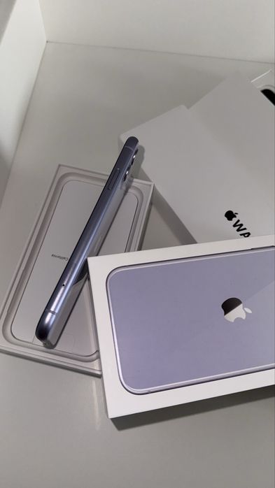 iPhone 11 purple 64GB + Apple Watch SE 40 mm слушалки и зарядно айфон