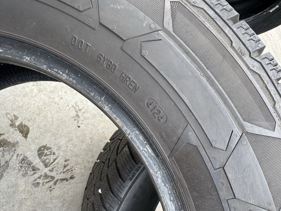 3 anvelope iarna Continental VanContactWinter 235/65r16C