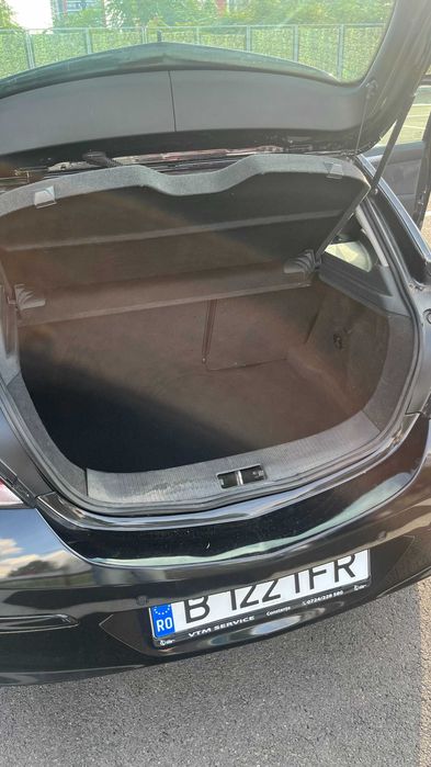 Opel Astra GTC 2 usi cu ecran android 4gb , card 64 gb