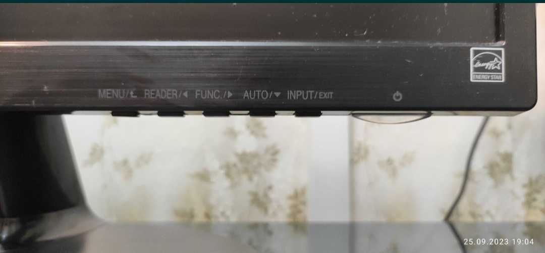 LG монитор 19" (без блока питания)- модель: 19M38A