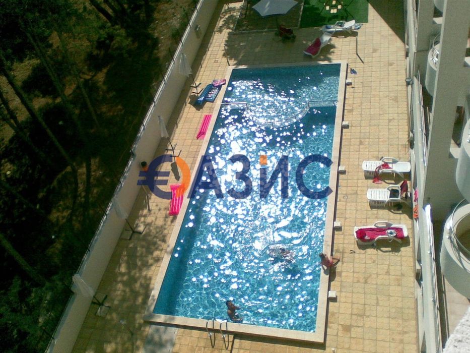 Продава се Тристаен апартамент в Поморие - 72 кв.м за 1202 €/кв.м - Снимка #13