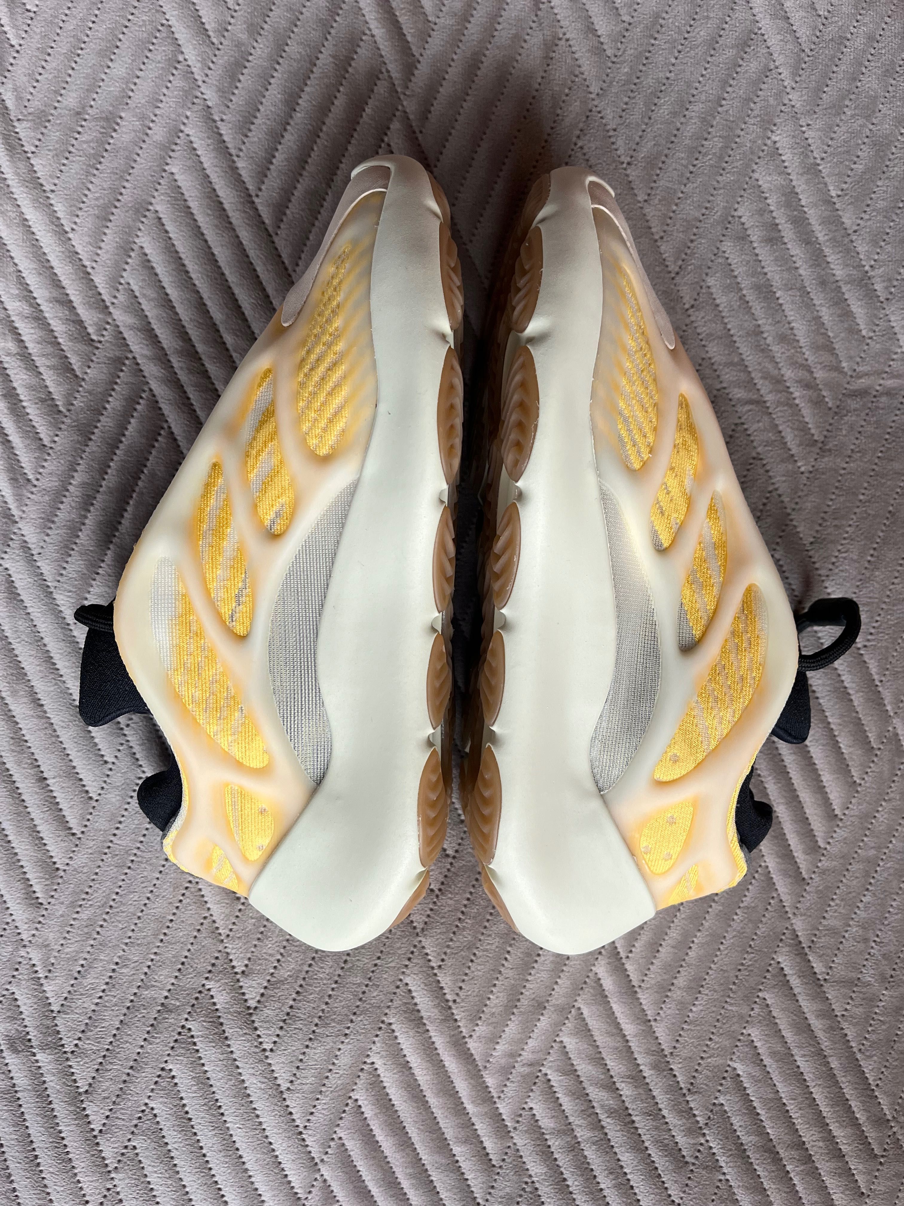 Yeezy 700 V3 Safflower Adidas Original