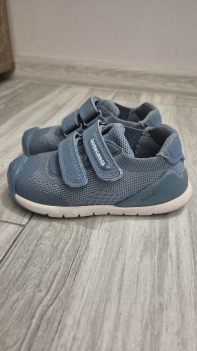 Vand adidasi biomecanics marimea 24