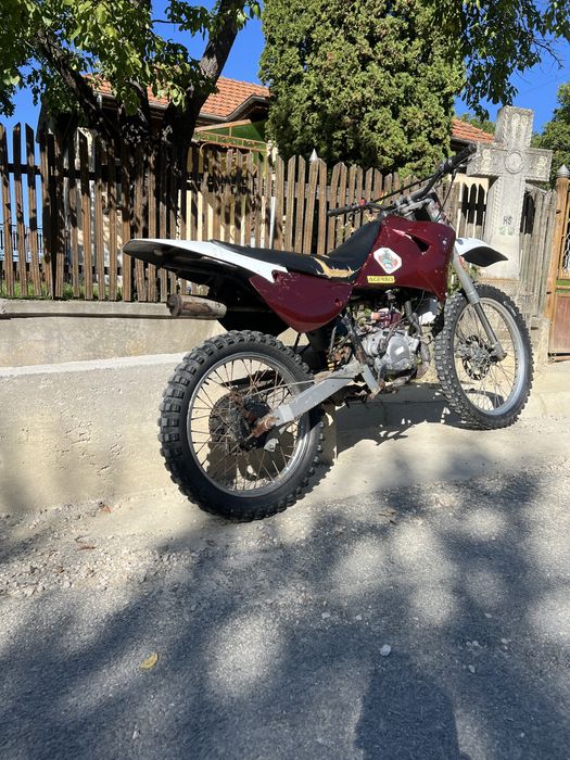 Vând motocicleta 90cc