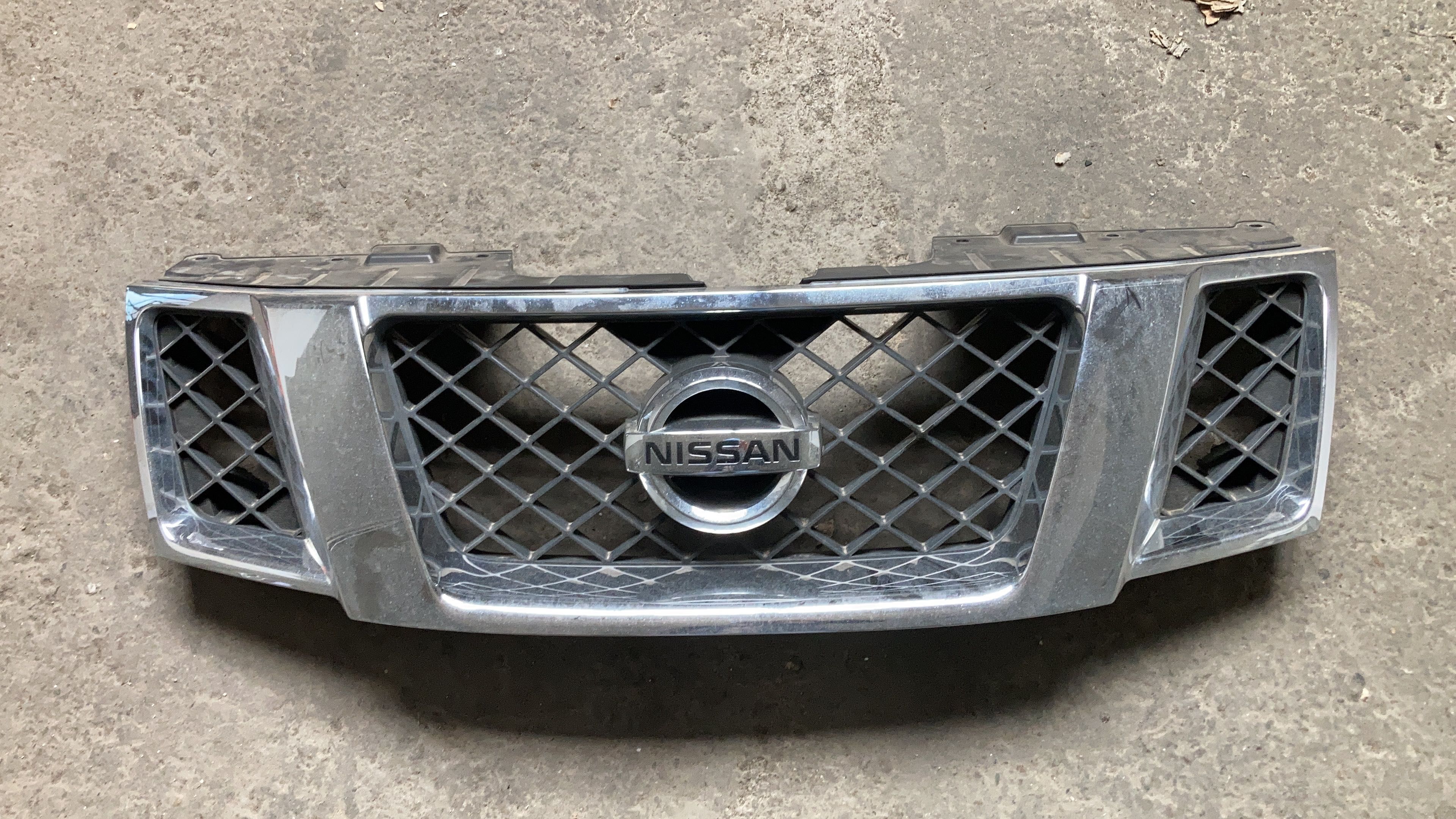 Grila Nissan Pathfinder Nissan Navara Facelift 2010 2011 , 2012 2013