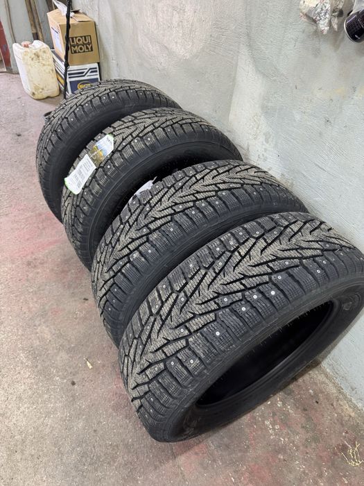 Зимние шины 235/60 R18