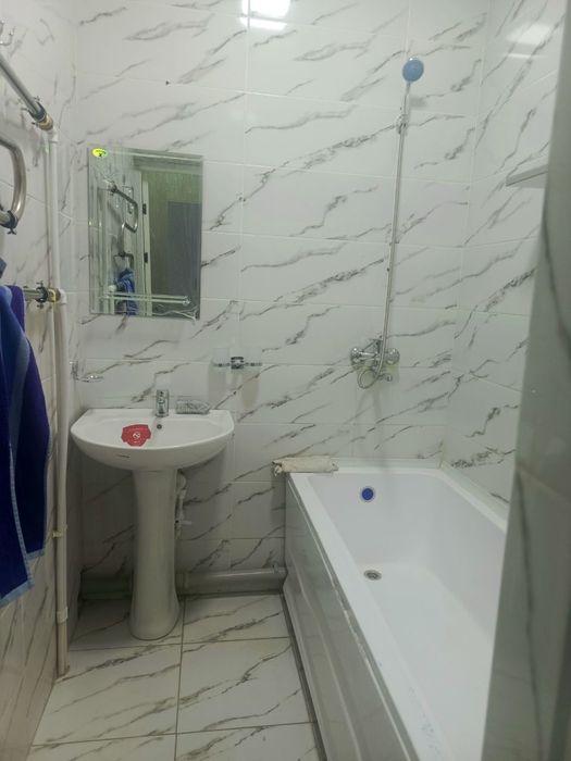 2 xona kvartira sotiladi