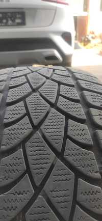 Зимни гуми втора ръка 235/55/R17-Dunlop