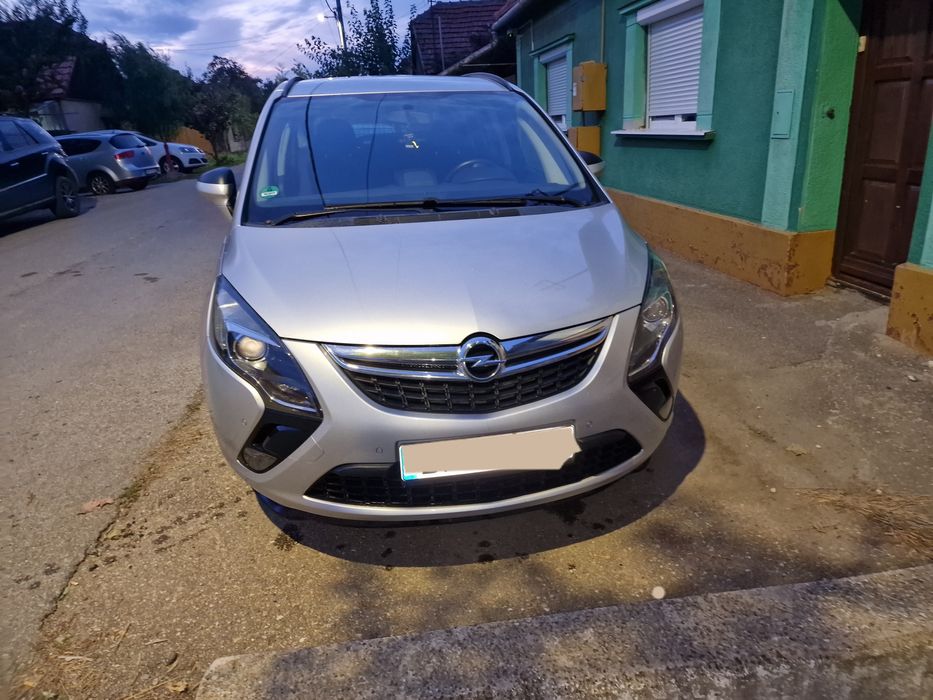 Vând Opel Zafira 2014