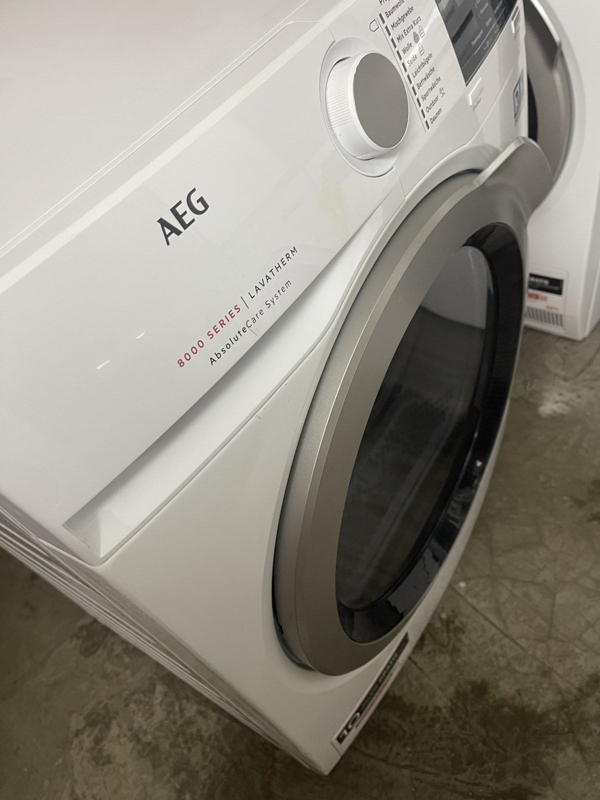 Сушилня AEG 8000 series, 8 кг., термопомпа. Инверторен мотор!
