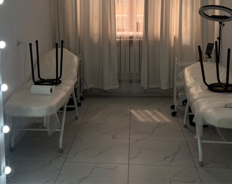 Кушетка для бровист и нарашивания ресниц