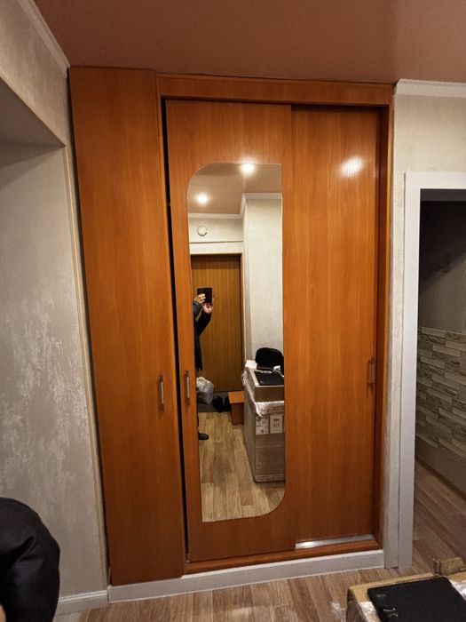 Продам встроенный шкаф на стандартную 2-х комнатную квартиру за 50,0 т
