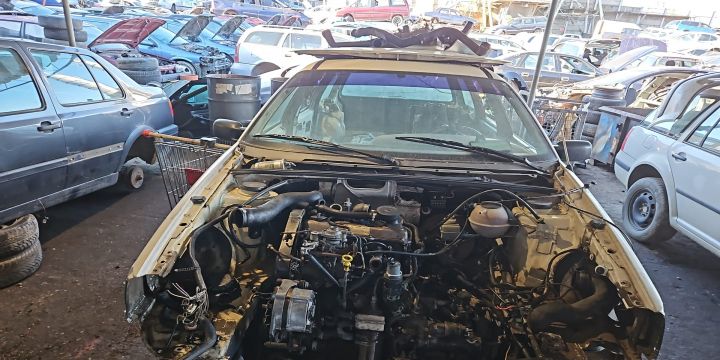 Trager / Calandru Volkswagen VW Passat B3