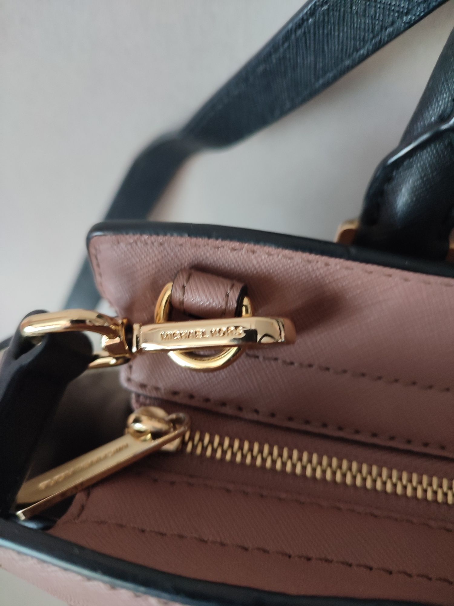 Michael Kors оригинална чанта естествена кожа